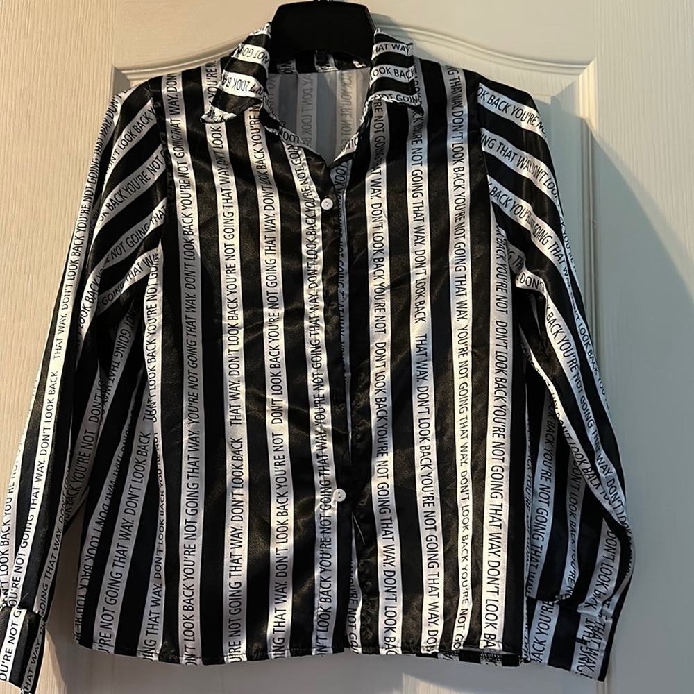 Black and white stain print shirt
